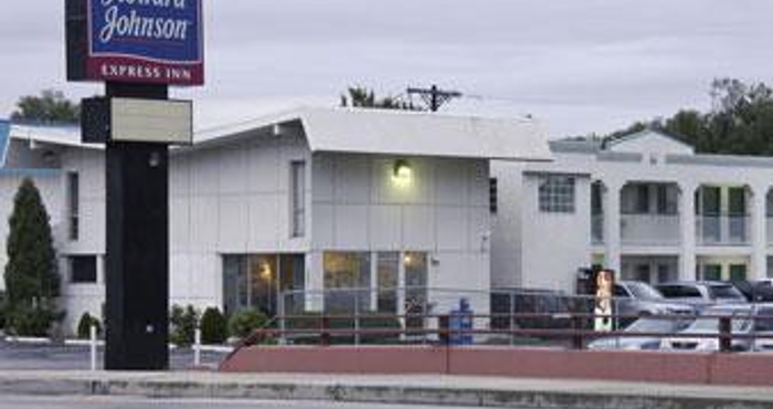 Exterior Howard Johnson Express Inn - Colorado Springs