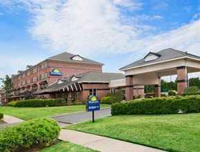 Exterior Days Inn By Wyndham Hershey