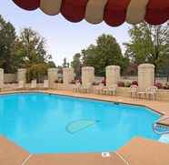 Accommodation Services 4 DAYS INN NEWPORT NEWS/OYSTER POINT AT THE CITY CENTER
