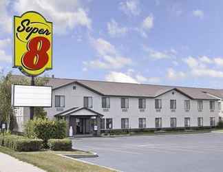 Bangunan 2 Super 8 By Wyndham Delavan Near Lake Geneva