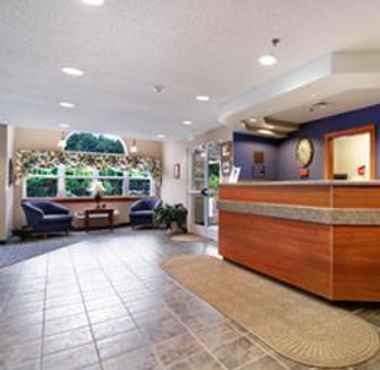 Lobby 2 MICROTEL INN AND SUITES HAZELTON