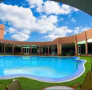 Swimming Pool 5 Ramada Al Qassim Hotel And Suites