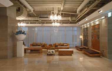 Lobi 2 Ramada Hotel & Suites Seoul Namdaemun