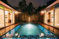 Swimming Pool The Cinnamon Resort Pattaya