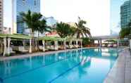 Swimming Pool 2 Hotel AKA Brickell