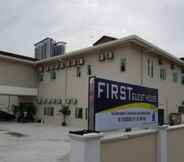 Exterior 2 First Guest House Cheras