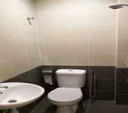 In-room Bathroom 6 First Guest House Cheras