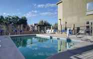 Swimming Pool 6 Howard Johnson Express Inn Albuquerque