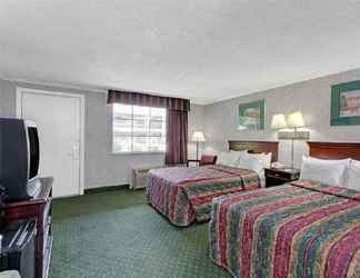 Bedroom 2 Days Inn Williamsburg Colonial Area 902 Richmond