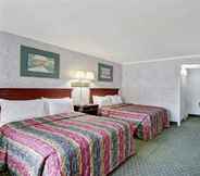 Bedroom 6 Days Inn Williamsburg Colonial Area 902 Richmond