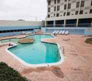 Swimming Pool 4 Love Field Hotel and Suites