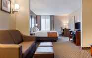 Bedroom 6 Comfort Suites South Haven