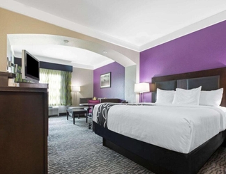 Bedroom 2 La Quinta Inn & Suites Pearland