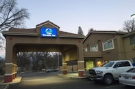 Luar Bangunan Vista Yosemite Inn Oakhurst (ex. Americas Best Value Inn Yosemite South Gate)