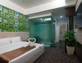 Bedroom 2 E-Red Hotel Melaka (ex Summer Tree Hotel)