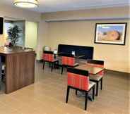 Lobby 4 Comfort Suites Auburn Near I-69