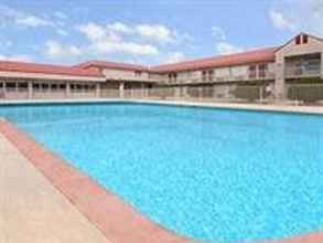 Swimming Pool 4 Whitten Inn Oklahoma (ex Ramada Clinton)