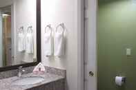 In-room Bathroom Rodeway Inn Albany GA