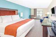 Bedroom Clarion Pointe Atlanta Airport College Park