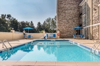 Swimming Pool Comfort Inn Savannah