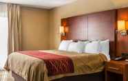 Bedroom 2 Comfort Inn Savannah