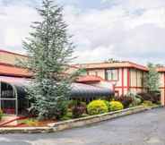 Bên ngoài 2 Econo Lodge Scranton