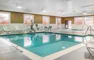Swimming Pool 6 Estya Hotel (ex Quality Inn Milesburg)
