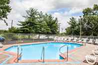 Swimming Pool Comfort Inn