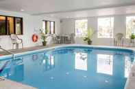 Swimming Pool Comfort Inn Huntingdon