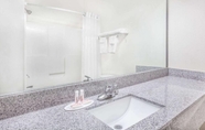 In-room Bathroom 4 SureStay Hotel by Best Western Morganton