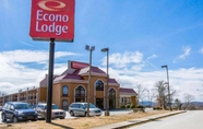 Exterior 2 Econo Lodge Hendersonville