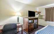 Others 5 Econo Lodge Inn And Suites (ex Crystal Inn Hotel and Suites)