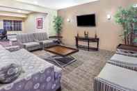 Ruang untuk Umum Sleep Inn and Suites Kalamazoo