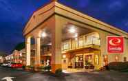 Bangunan 2 Econo Lodge Inn and Suites