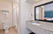 In-room Bathroom 6 Baymont by Wyndham Acworth (ex Americas Best Value Inn-Acworth/Kennesaw)