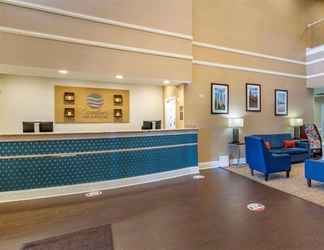 Lobby 2 Comfort Inn & Suites