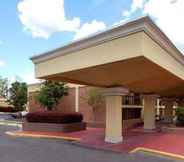 Bên ngoài 3 Quality Inn and Suites Statesboro