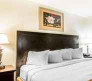 Phòng ngủ 5 Quality Inn and Suites Statesboro