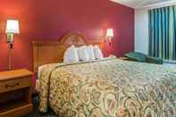 Bedroom Rodeway Inn La Grange GA