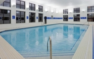 Swimming Pool 4 Wingate by Wyndham Mentor