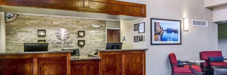 Lobby Comfort Inn and Suites Grafton Cedarburg