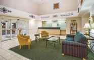 Lobby 4 La Quinta Inn & Suites by Wyndham Fruita