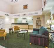 Lobby 4 La Quinta Inn & Suites by Wyndham Fruita