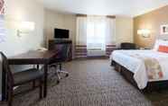 Bedroom 4 Hawthorn Suites by Wyndham Louisville Jeffersontow