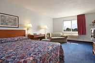 Bedroom Red Roof Inn Auburn (ex Super 8 Auburn)