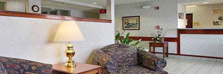 Lobi Red Roof Inn Auburn (ex Super 8 Auburn)