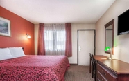 Bedroom 4 Days Inn - Elkton