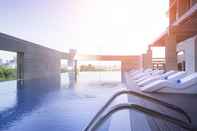 Swimming Pool Adagio Al Bustan Abu Dhabi