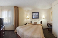 Bedroom Sonesta Simply Suites Salt Lake City Airport (ex Candlewood Suites)