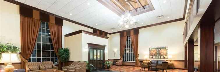 Lobby Ramada Plaza Louisville Hotel and Conference Center